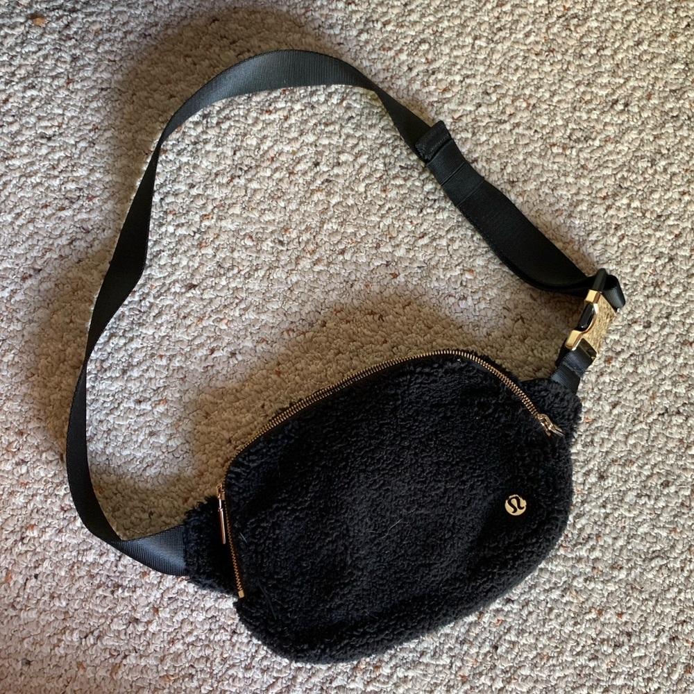 Lululemon 2L Sherpa Belt Bag